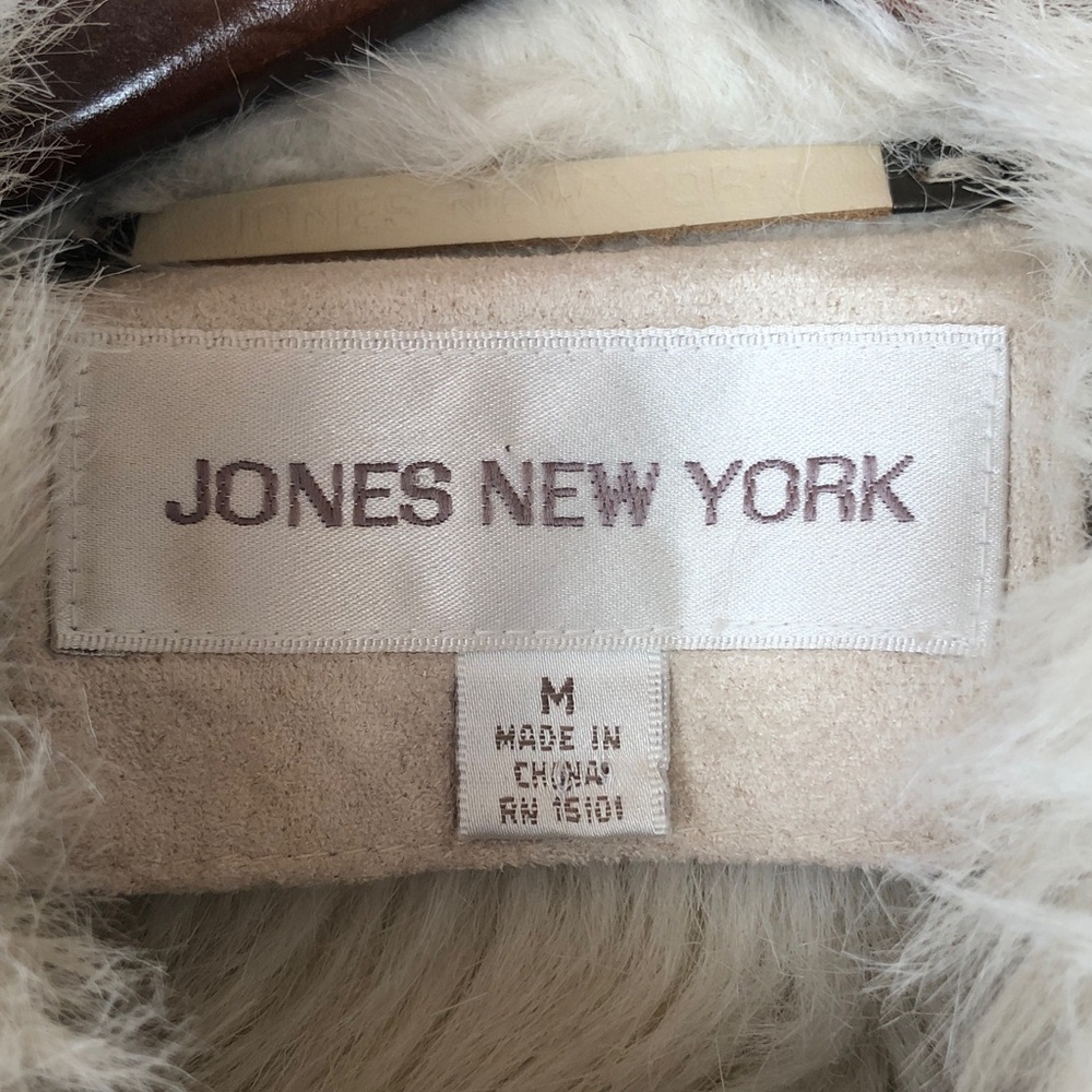 Jones New York full length faux fur coat - Picture 8 of 15